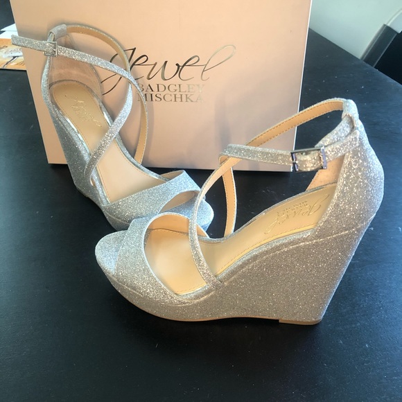 NEW! Badgley Mischka Platform Wedges - Picture 3 of 6